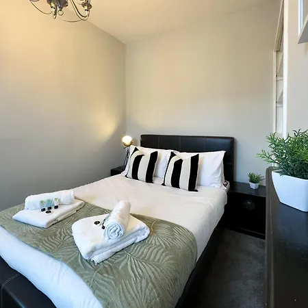 Granville 3 Bed House By Furnished Accommodation - Free Parking - Perfect For Families And Contractors - Walk To Exhibition Centre Дом отдыха Харрогейт