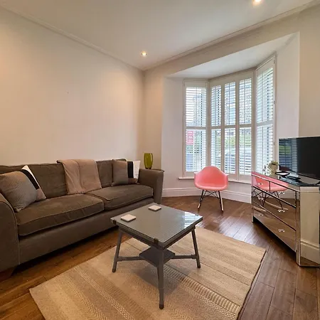 Granville 3 Bed House By Furnished - Free Parking - Perfect For Families And Contractors - Walk To Exhibition Centre Сasa de vacaciones Harrogate