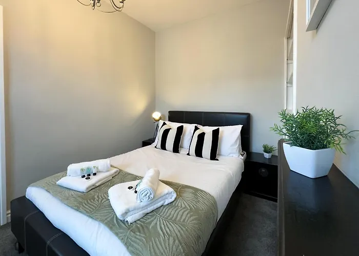 Granville 3 Bed House By Furnished - Free Parking - Perfect For Families And Contractors - Walk To Exhibition Centre Casa de Férias Harrogate