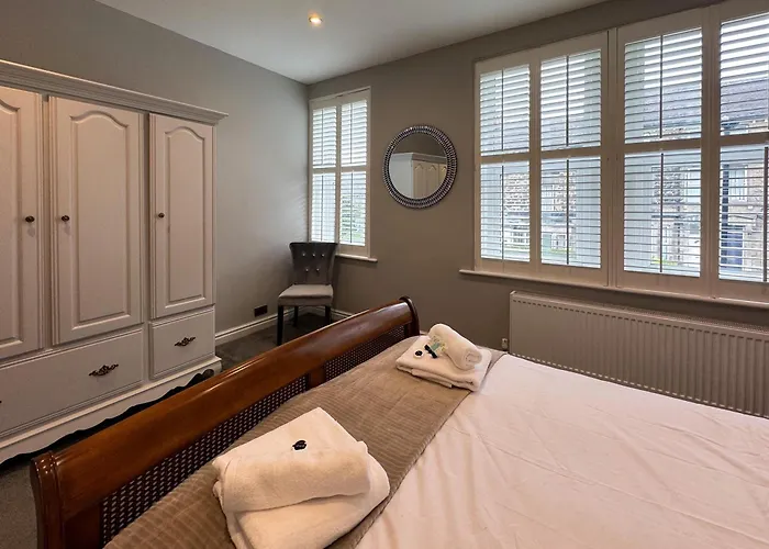 Casa de Férias Granville 3 Bed House By Furnished - Free Parking - Perfect For Families And Contractors - Walk To Exhibition Centre Harrogate