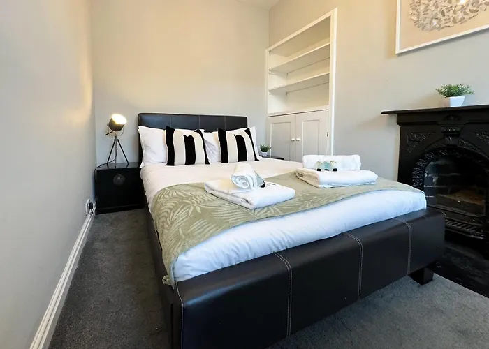 Casa de Férias Granville 3 Bed House By Furnished - Free Parking - Perfect For Families And Contractors - Walk To Exhibition Centre