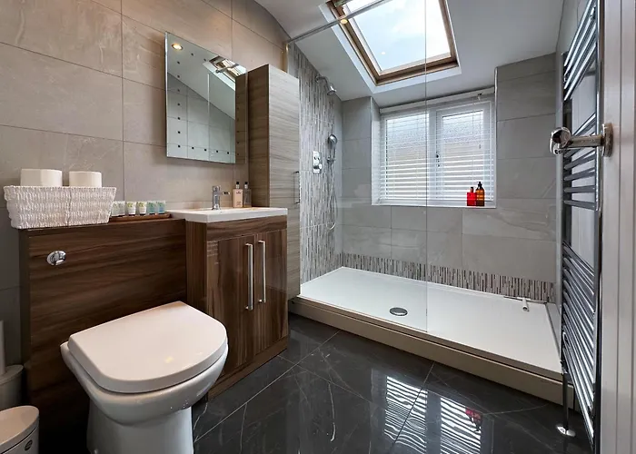 Granville 3 Bed House By Furnished - Free Parking - Perfect For Families And Contractors - Walk To Exhibition Centre * Harrogate